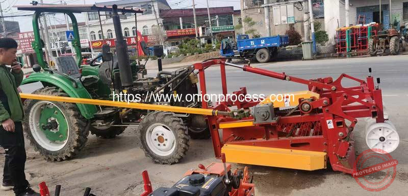Back-Shaft-Front-Mount-Onion-Harvester